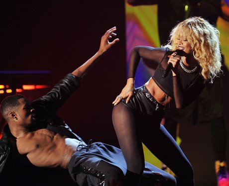 unfaithful rihanna live