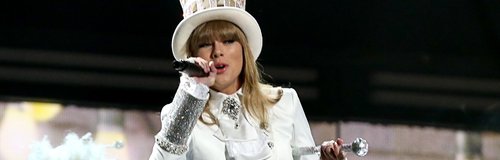 Taylor Swift performs at the Grammy Awards 2013