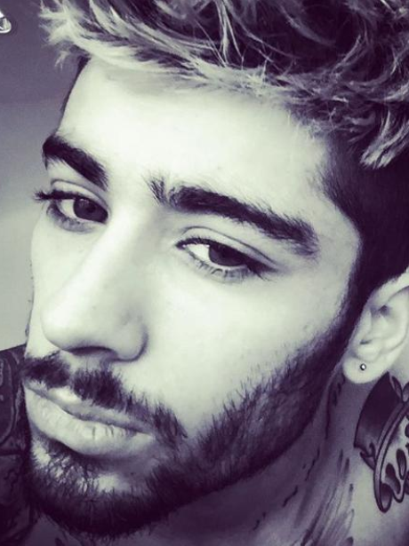 So Sultry Zayn Mr Malik Goes For A Big Time Pout For His Latest Selfie This Capital 