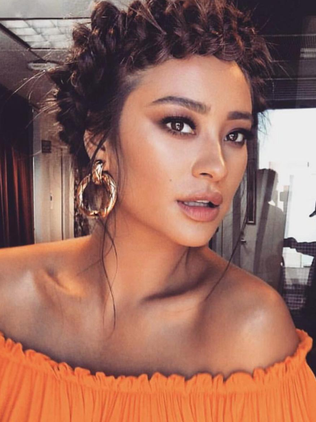 shay-mitchell-is-the-definition-of-hair-goals-and-we-are-frantically